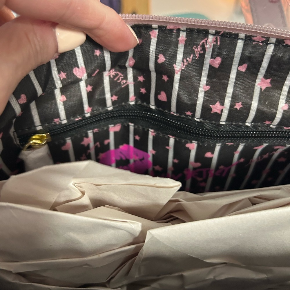 Betsey Johnson Pink Quilted Tote with Floral Accents BRAND NEW WITH TAGS - Picture 4 of 6